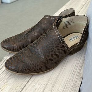 Not rated brand size 9 snakeskin bootie